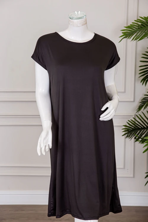 قميص نسائي قصير متعدد الألوان بياقة دائرية و بأكمام قصيرة