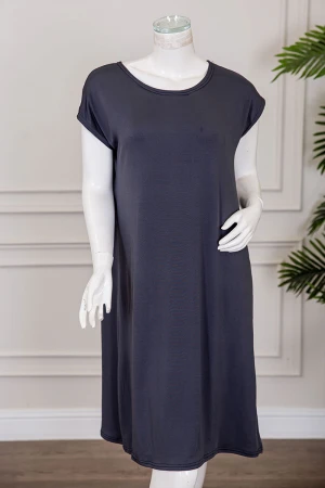 قميص نسائي قصير متعدد الألوان بياقة دائرية و بأكمام قصيرة 