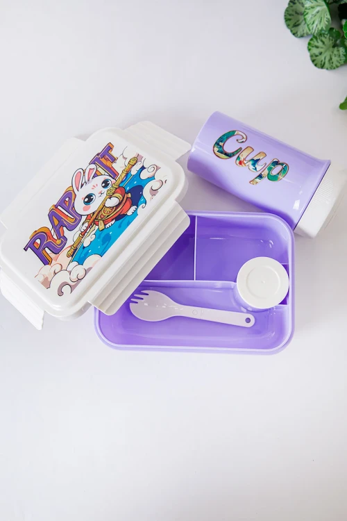 حافظة طعام مدرسية متعددة الألوان مقسمة مع ملعقة و مزينة برسومات كرتونية مع زمزمية مشروب بارد
