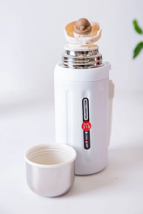 زمزمية مدرسية متعددة الألوان حافظة للحرارة و البرودة