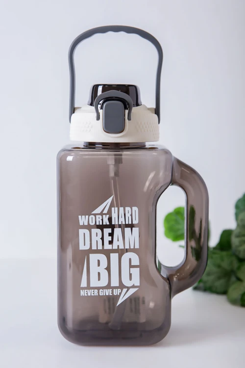 زمزمية مدرسية متعددة الألوان مزينة بكتابات من الأمام مشروب بارد بلاستيك شفاف