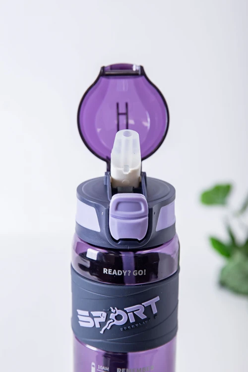 زمزمية مدرسية متعددة الألوان مزينة بكتابات من الأمام مشروب بارد بلاستيك شفاف