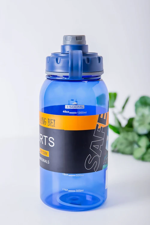 زمزمية مدرسية متعددة الألوان مزينة بكتابات من الأمام مشروب بارد بلاستيك شفاف