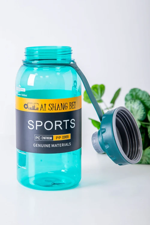 زمزمية مدرسية متعددة الألوان مزينة بكتابات من الأمام مشروب بارد بلاستيك شفاف