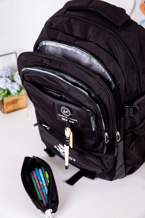 شنطة ظهر مدرسية ولادي متعددة الألوان بجيوب متعددة مع مقلمة