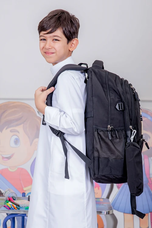 شنطة ظهر مدرسية ولادي متعددة الألوان بجيوب متعددة مع مقلمة