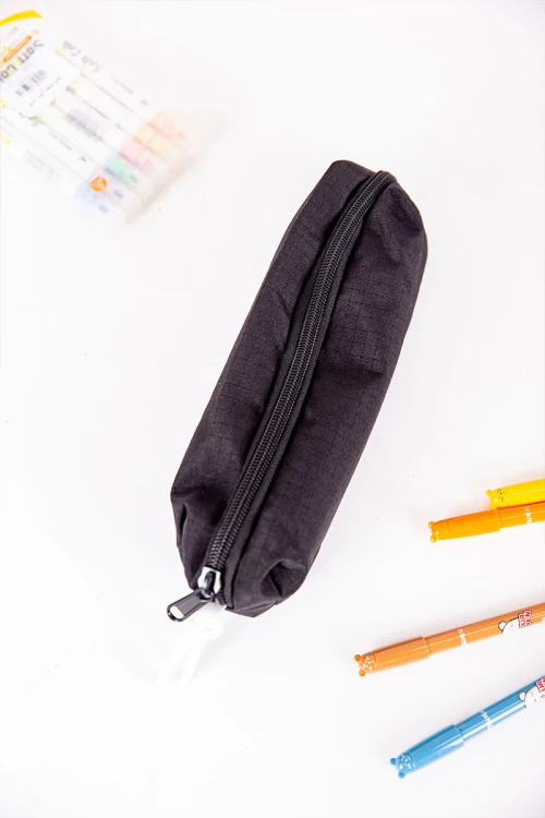 شنطة ظهر مدرسية ولادي متعددة الألوان بجيوب متعددة مع مقلمة