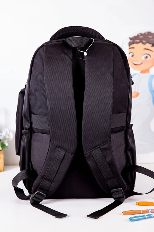 شنطة ظهر مدرسية متعددة الألوان بجيوب متعددة مع مقلمة