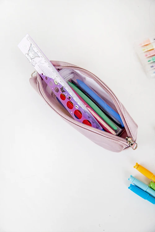 شنطة ظهر مدرسية متعددة الألوان بجيوب متعددة مع مقلمة