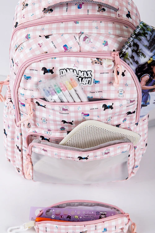 شنطة ظهر مدرسية بناتي متعدد الألوان مزينة برسومات ملونة و بجيوب متعددة مع مقلمة