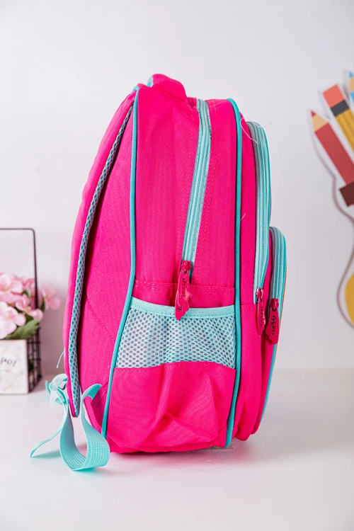 شنطة ظهر مدرسية بناتي لون وردي بحواف سماوي مزينة برسومات ملونة و بجيوب متعددة