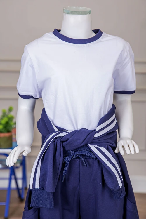 طقم رياضي بناتي مدارس 3 قطع لون كحلي تيشيرت أبيض داخلي و جاكيت ذو أكمام طويلة بسحاب و جيوب من الأمام و بنطلون برباط و زم من الأسفل