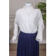 مريول بناتي مدرسي مرحلة الثانوي قطعتين قميص أبيض بياقة مطوية و بأزرار من الأمام و الأكمام و تنورة لون كحلي بكسرات و خصر مزموم