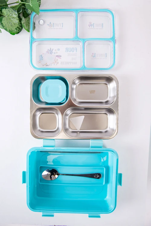 حافظة طعام مدرسية متعددة الألوان مقسمة و مزينة بكتابات و رسومات مع ملعقة و عيدان معدنية