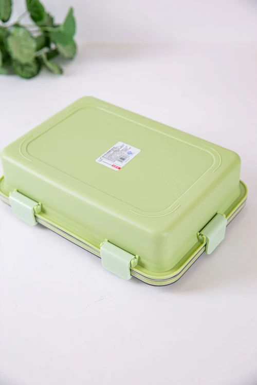 حافظة طعام مدرسية متعددة الألوان مقسمة و مزينة بكتابات و رسومات مع ملعقة و عيدان معدنية