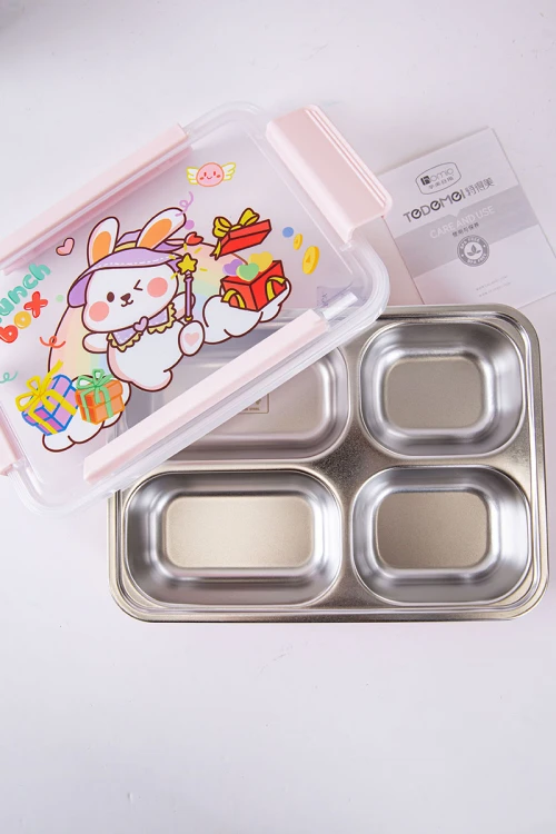 حافظة طعام مدرسية متعددة الألوان مقسمة و مزينة برسومات كرتونية مع ملعقة و شوكة بلاستيك