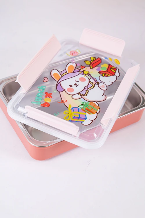 حافظة طعام مدرسية متعددة الألوان مقسمة و مزينة برسومات كرتونية مع ملعقة و شوكة بلاستيك