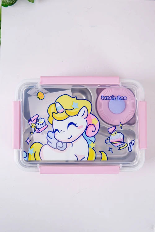 حافظة طعام مدرسية متعددة الألوان مقسمة و مزينة برسومات كرتونية مع ملعقة و شوكة بلاستيك