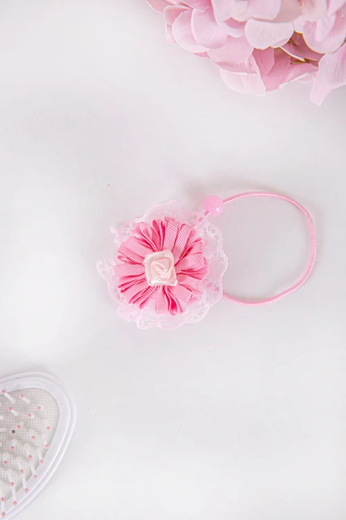 ربطة شعر 6 حبات على شكل ورود مزيج من اللون الوردي الفاتح و الغامق و الأبيض