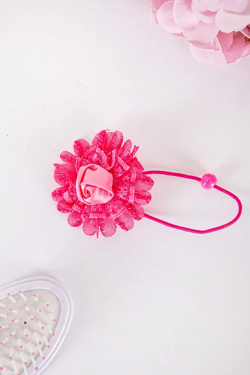 ربطة شعر 6 حبات على شكل ورود مزيج من اللون الوردي الفاتح و الغامق و الأبيض