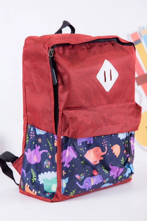 طقم شنط مدرسية قطعتين لون أحمر و كحلي مزينة برسومات كرتونية بجيوب متعددة