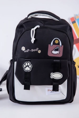 شنطة ظهر مدرسية متعددة الألوان بجيوب متعددة 