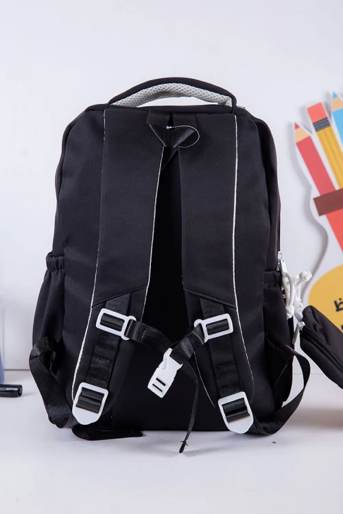 شنطة ظهر مدرسية متعددة الألوان بجيوب متعددة