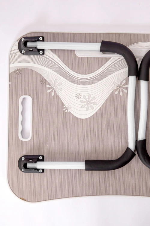 طاولة مدرسية متعددة الألوان مزينة برسومات كرتونية قابلة للطي