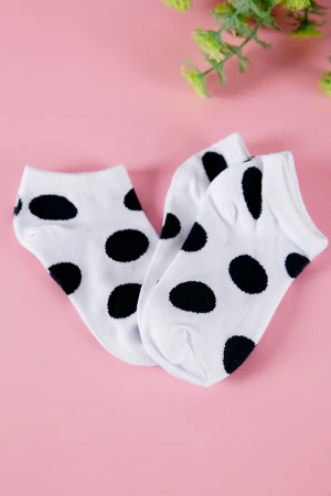 جوارب بناتي لون أبيض منقط باللون الأسود 3 حبات