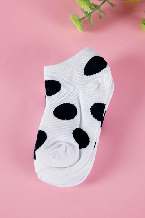 جوارب بناتي لون أبيض منقط باللون الأسود 3 حبات