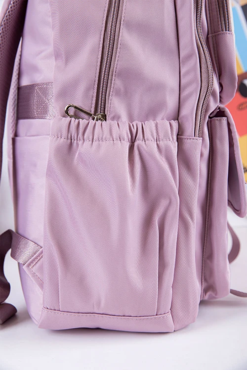 شنطة ظهر مدرسية متعددة الألوان بجيوب متعددة مع مقلمة