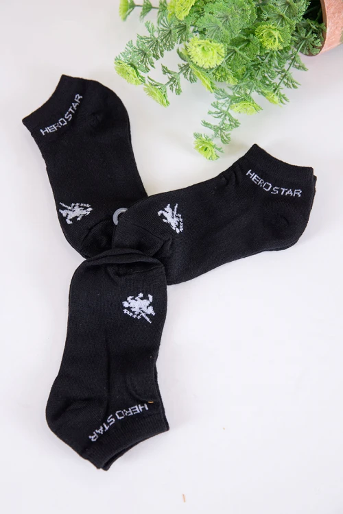 جوارب لون أسود مزينة بكتابات و رسومات باللون الأبيض 3 حبات