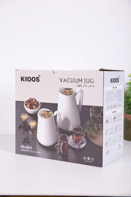 طقم 2 ترامس للقهوة و الشاي لون أسود بغطاء باللون الذهبي حافظ للحرارة و البرودة بسعة 1.5 لتر