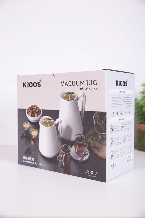 طقم 2 ترامس للقهوة و الشاي لون اوف وايت بغطاء باللون الذهبي حافظ للحرارة و البرودة بسعة 1.5 لتر