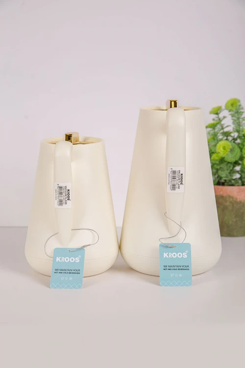 طقم 2 ترامس للقهوة و الشاي لون اوف وايت بغطاء باللون الذهبي حافظ للحرارة و البرودة بسعة 1.5 لتر
