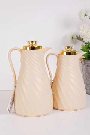 طقم 2 ترامس للقهوة و الشاي لون بيج بغطاء باللون الذهبي حافظ للحرارة و البرودة بسعة 1.7 لتر