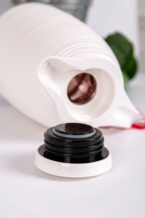 ترمس للقهوة و الشاي لون أبيض مموج حافظ للحرارة و البرودة بسعة 05 لتر