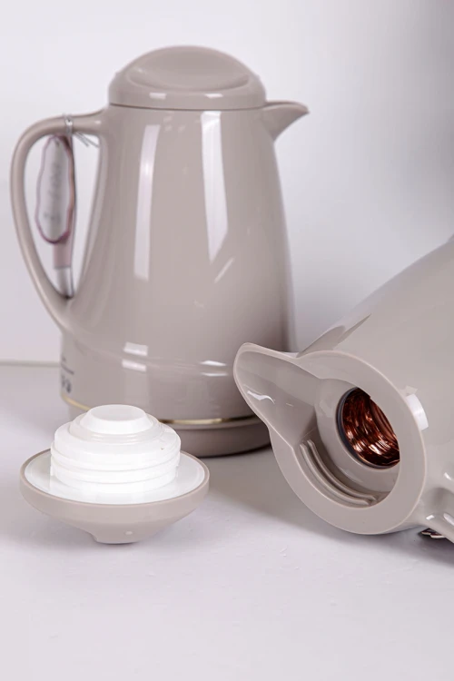 طقم 2 ترامس للقهوة و الشاي لون بيج غامق حافظ للحرارة و البرودة بسعة 1.6 لتر