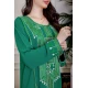جلابية نسائية لليوم الوطني لون أخضر مزينة بتطريز تراثي بياقة دائرية و أكمام طويلة