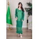 جلابية نسائية لليوم الوطني لون أخضر مزينة بتطريز تراثي بياقة دائرية و أكمام طويلة