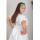 فستان بناتي لليوم الوطني لون أبيض مزين بتطريز تراثي بياقة دائرية و أكمام قصيرة و رباط في الخصر