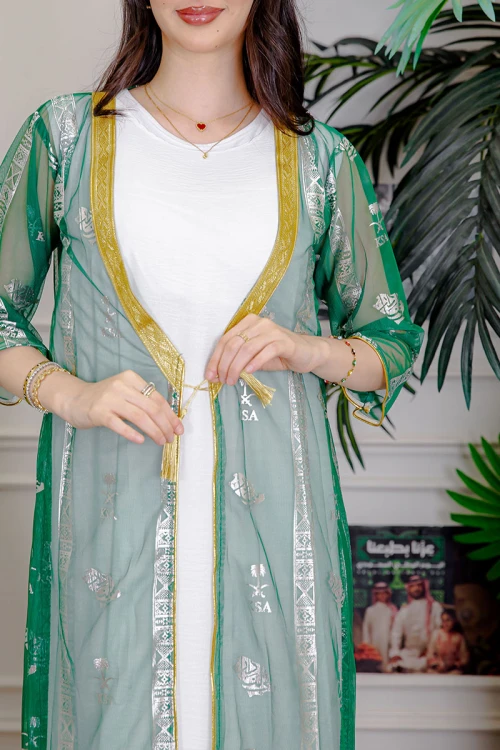 بشت-نسائي-عسيري-لليوم-الوطني-لون-أخضر-غامق-مزين-برسومات-تراثية