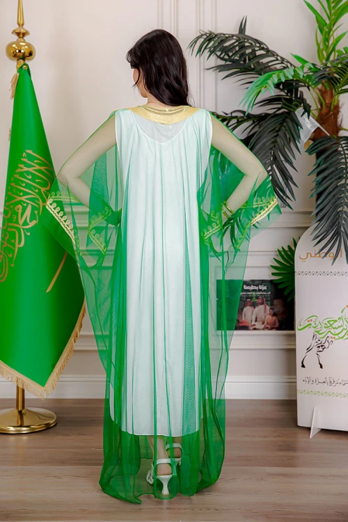 بشت-نسائي-عسيري-لليوم-الوطني-لون-أخضر-غامق-مزين-برسومات-تراثية