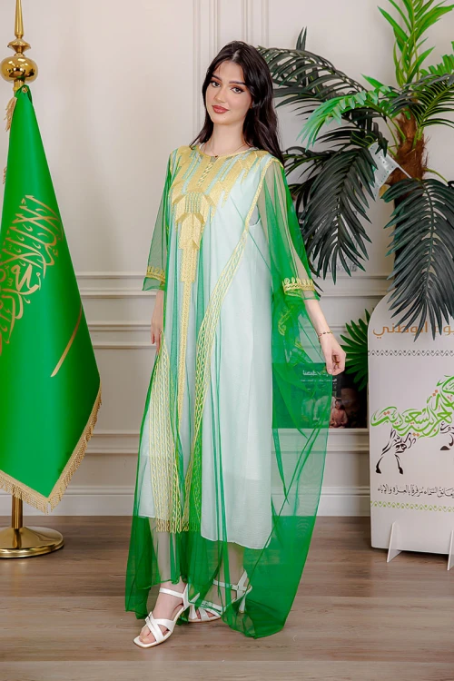 بشت-نسائي-عسيري-لليوم-الوطني-لون-أخضر-غامق-مزين-برسومات-تراثية