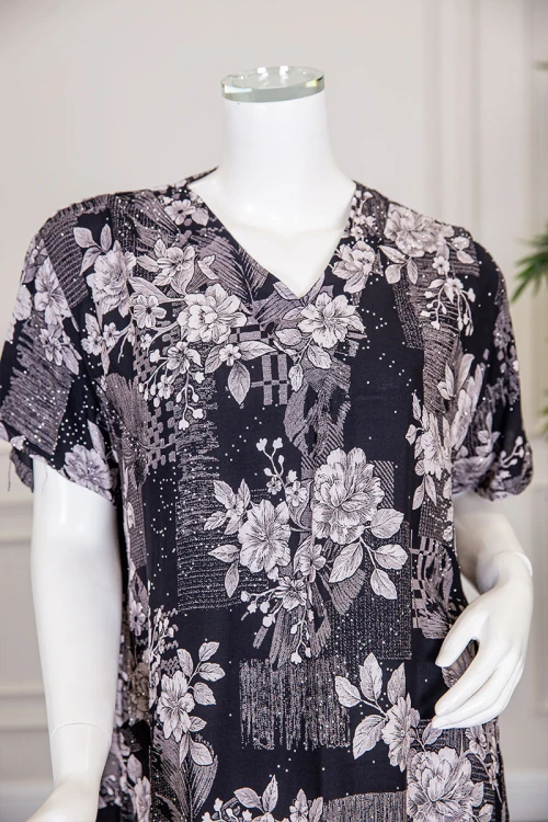 قميص نسائي ميدي لون أسود مشجر ياقة قصة سبعة و أكمام قصيرة