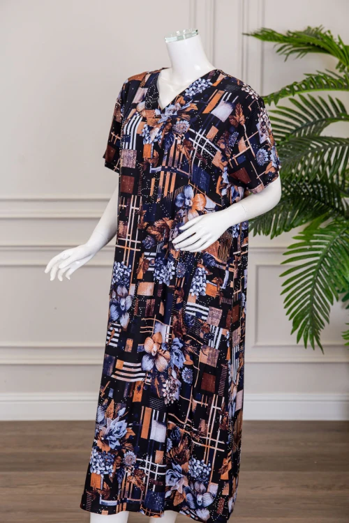 قميص نسائي ميدي مزين برسومات و أشكال ملونة بفصوص ياقة قصة سبعة و أكمام قصيرة