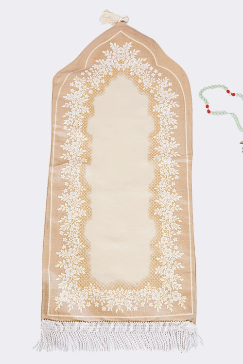 سجادة صلاة متعددة الألوان