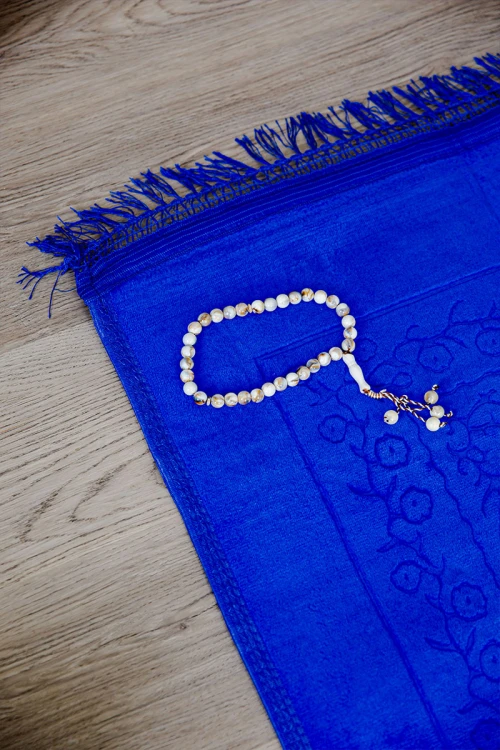 سجادة صلاة متعددة الألوان