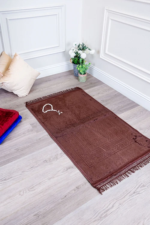 سجادة صلاة متعددة الألوان