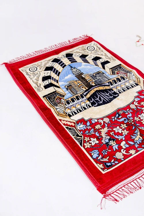 سجادة صلاة متعددة الألوان مزينة برسومات و زخارف من الأمام